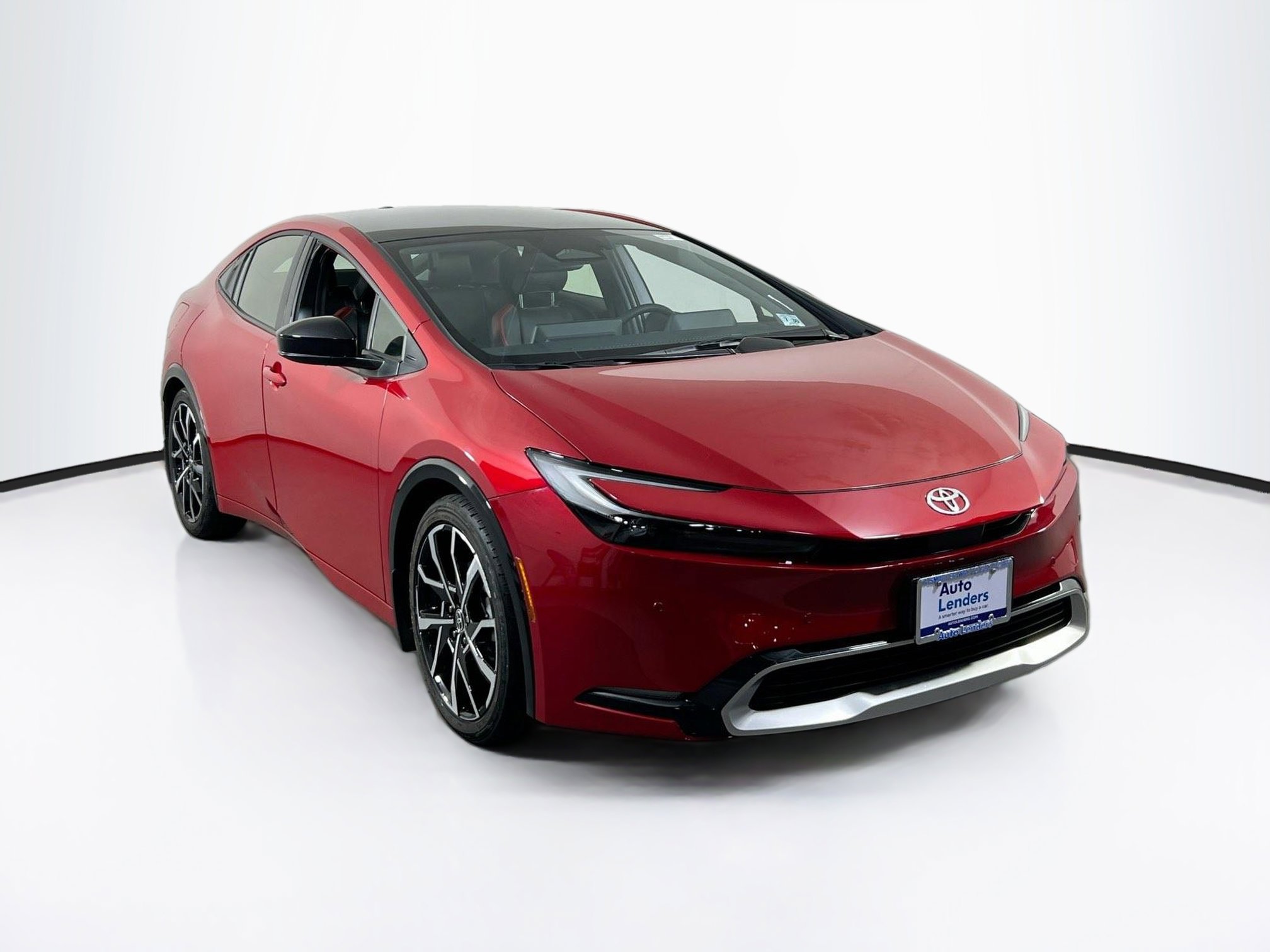 Used 2025 Toyota Prius Plug-In Hybrid image 3