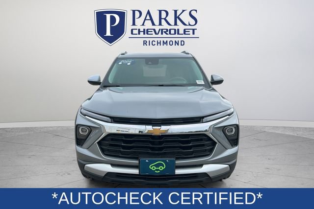 Used 2025 Chevrolet TrailBlazer LT AWD/4WD image 2