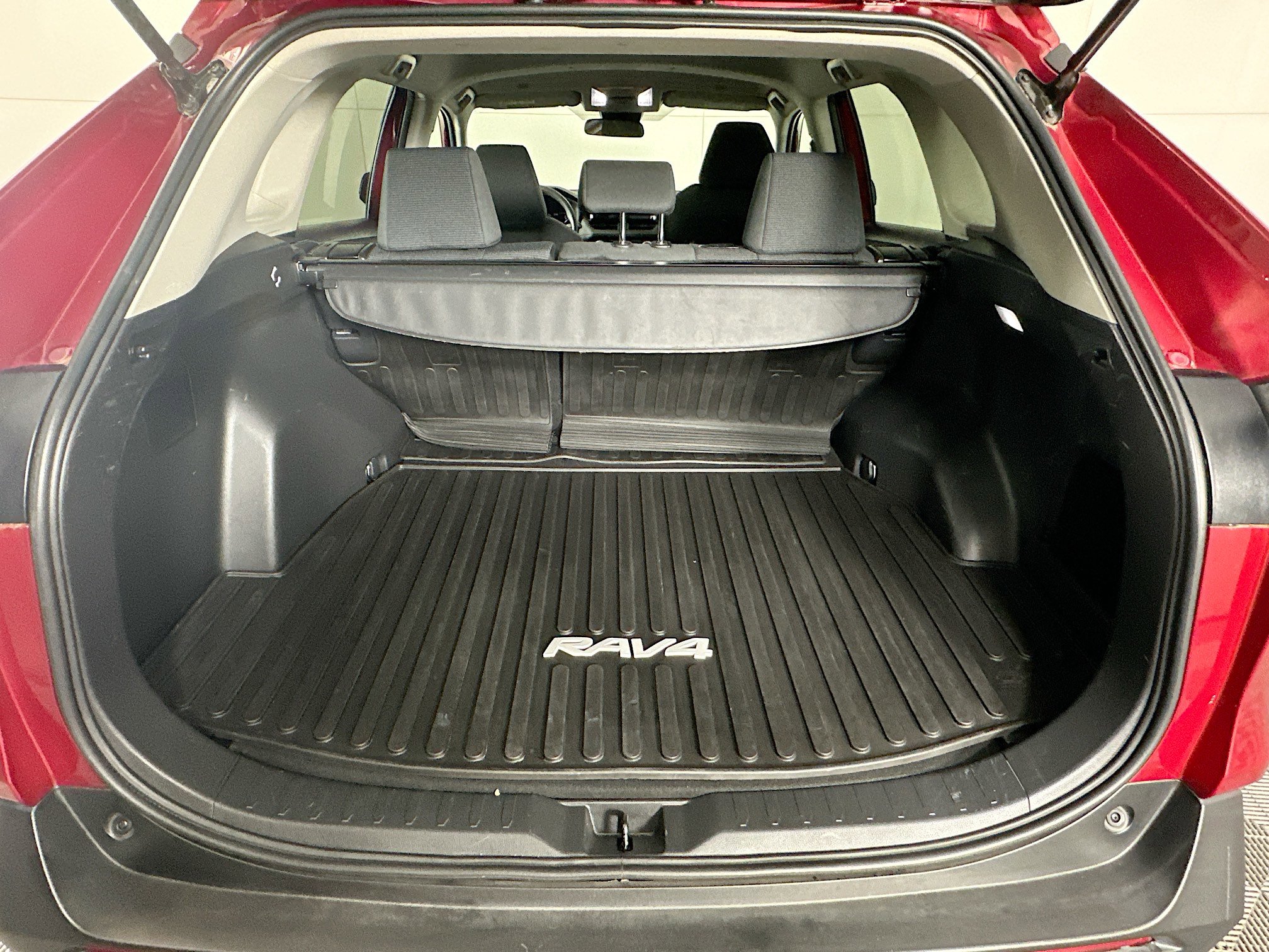 Used 2023 Toyota RAV4 LE FWD image 27