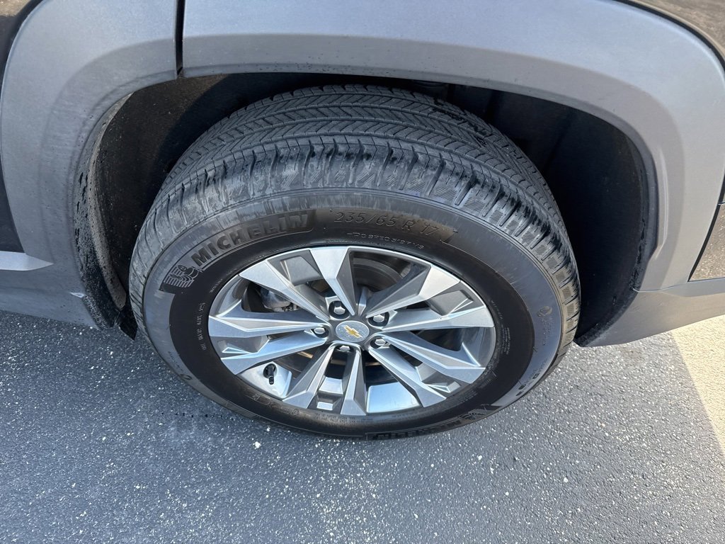 Certified 2025 Chevrolet Equinox LT image 24