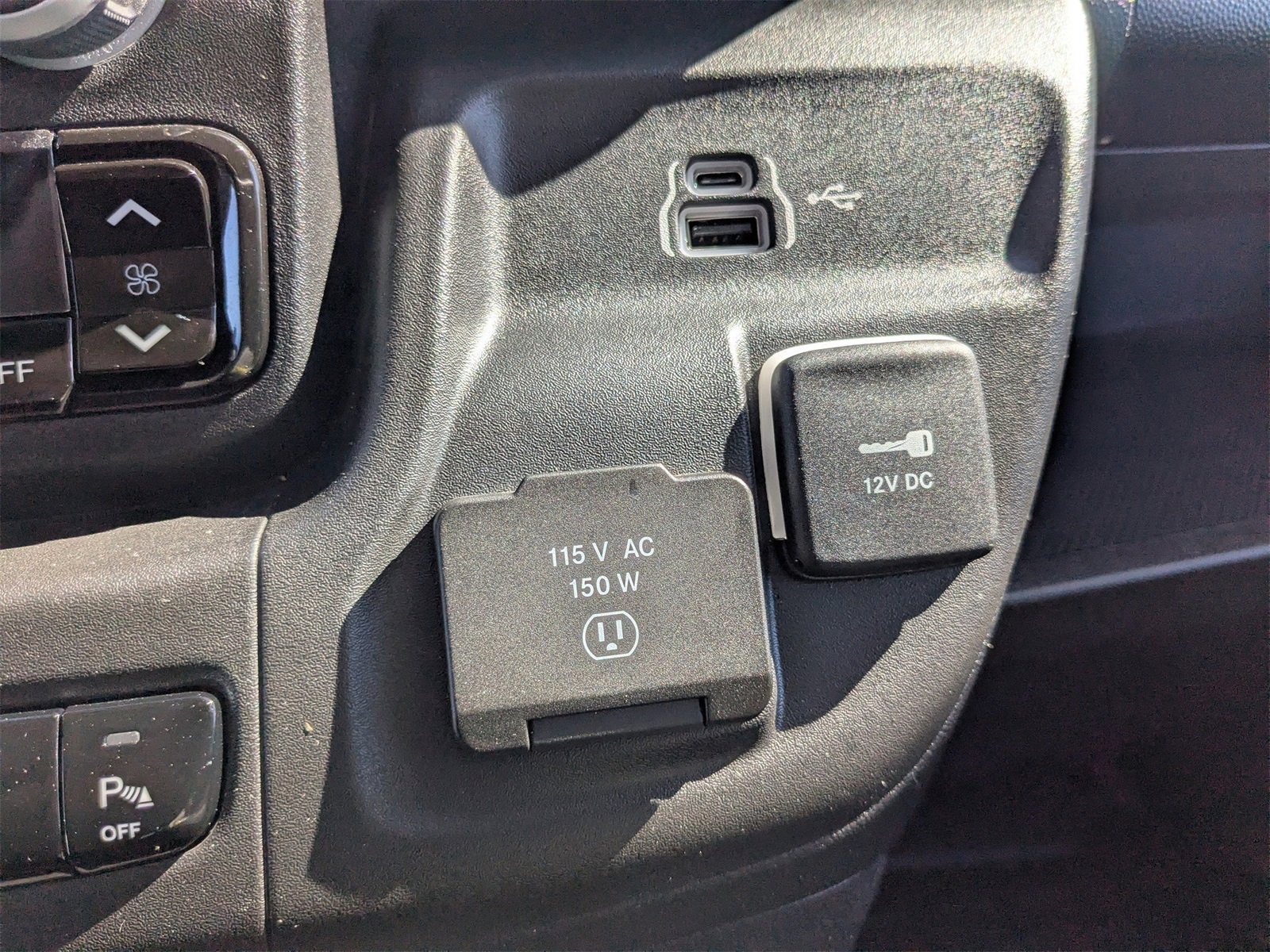 Used 2025 RAM ProMaster 3500 w/ Quick Order Package 22G SLT image 24