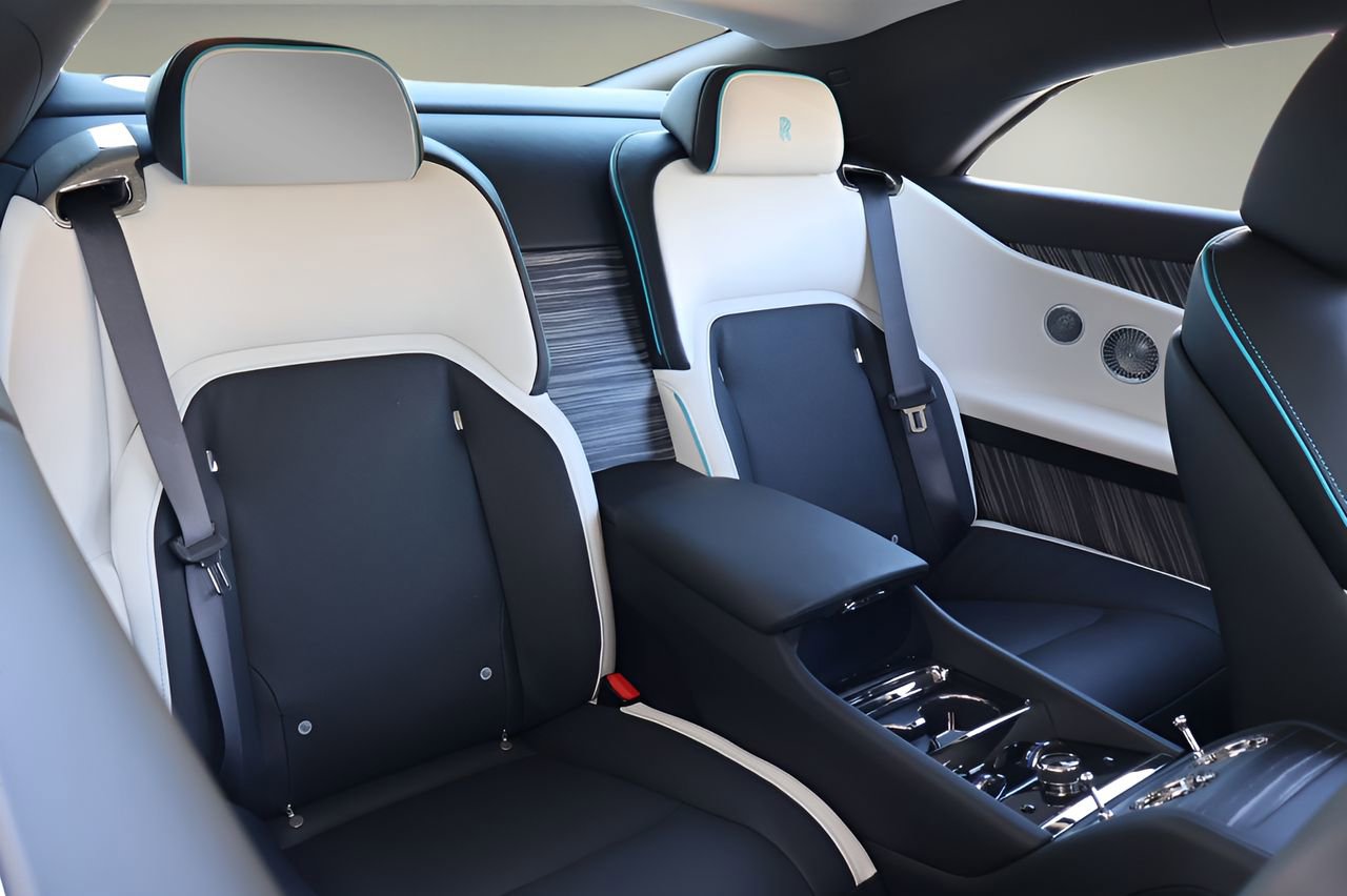 New 2026 Rolls-Royce Spectre image 21