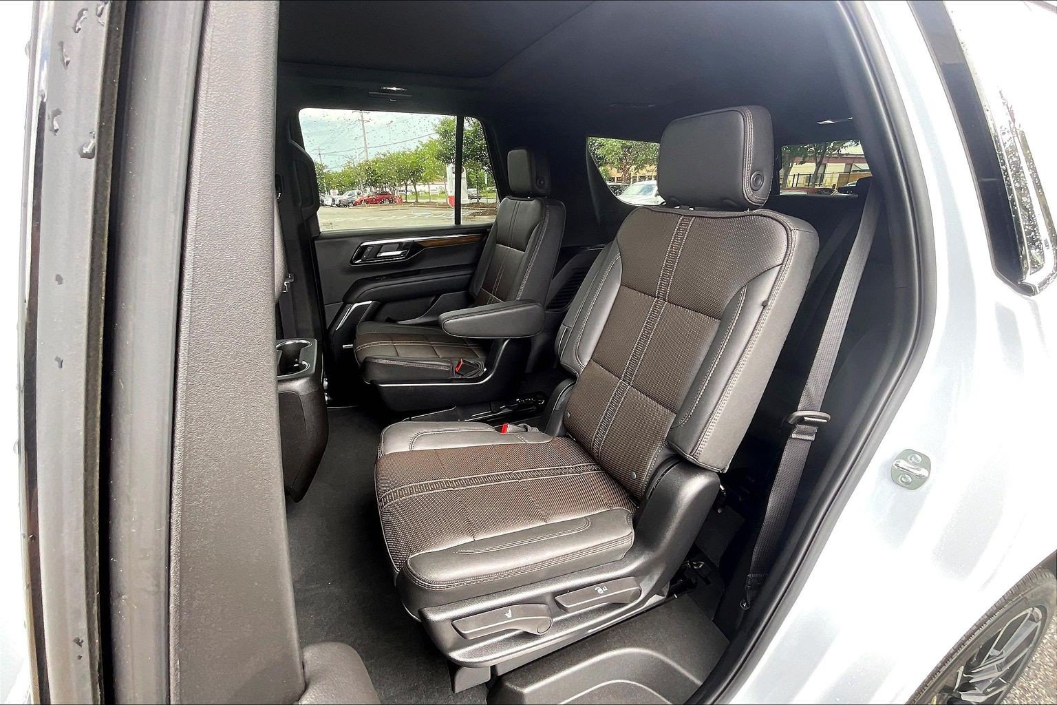 Used 2026 Chevrolet Tahoe High Country AWD/4WD image 30