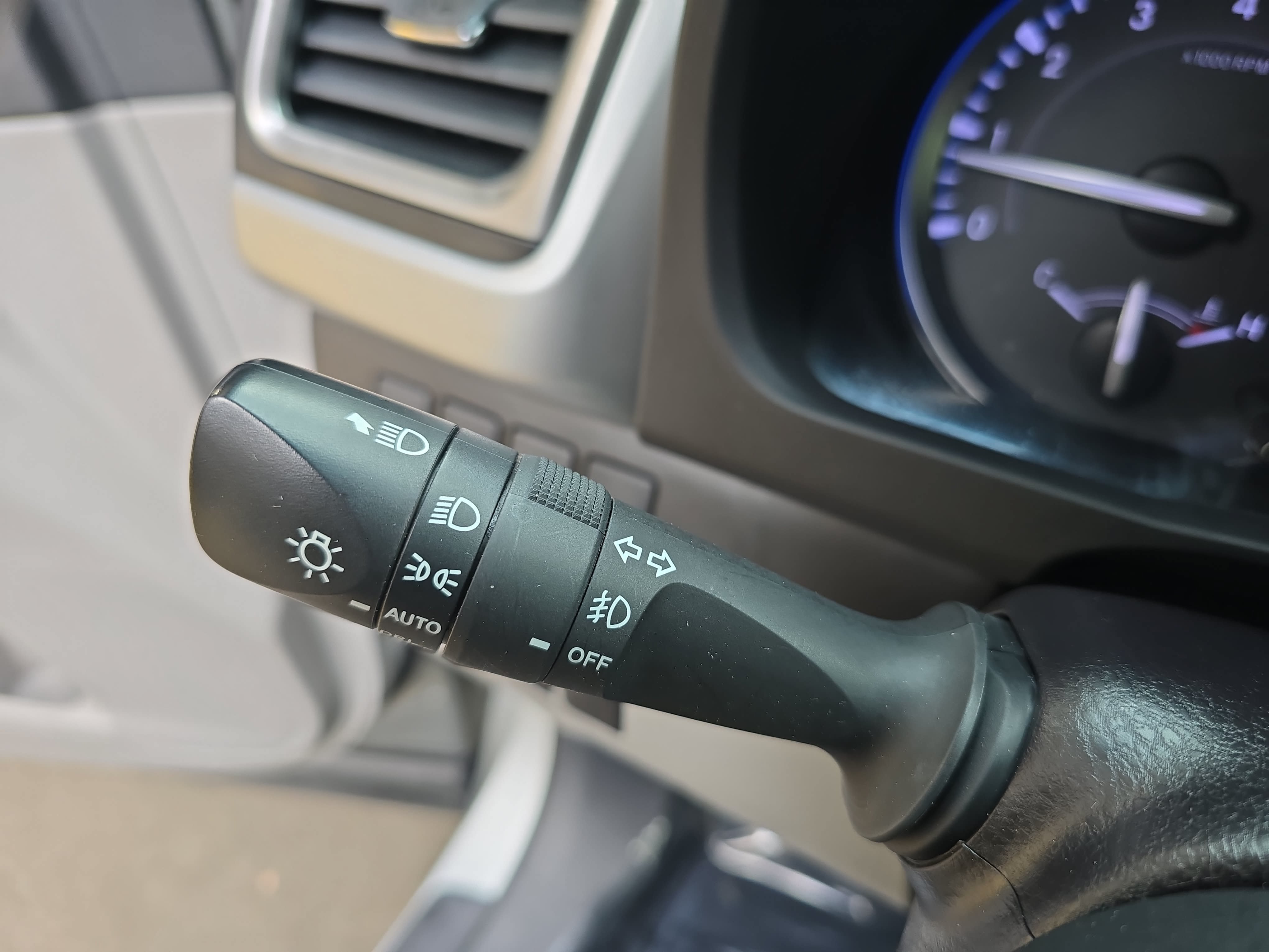Used 2019 Toyota Highlander XLE AWD/4WD image 27