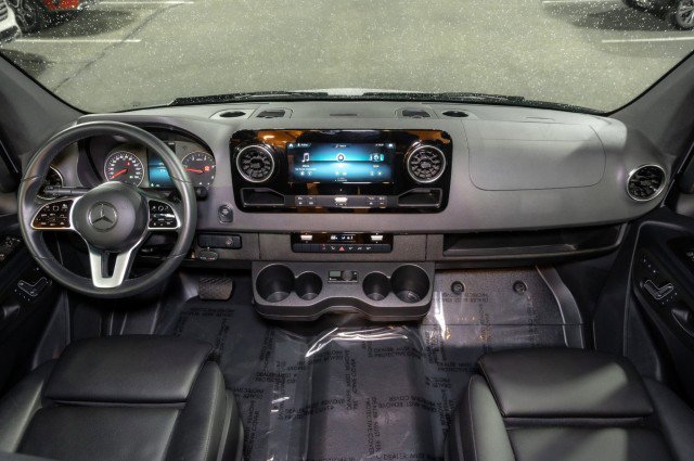Used 2024 Mercedes-Benz Sprinter 2500 image 27