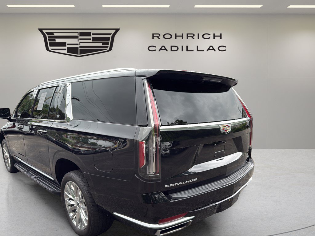 Certified 2024 Cadillac Escalade ESV Premium Luxury w/ LPO, Floor Liner Package AWD/4WD image 11