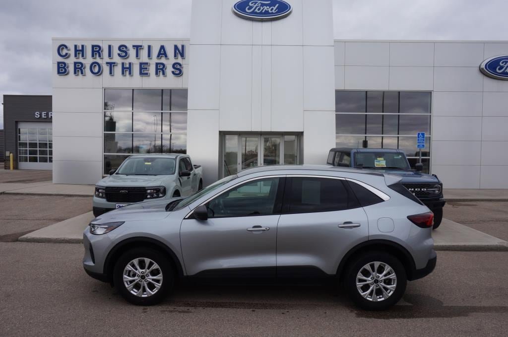 Used 2023 Ford Escape Active image 1