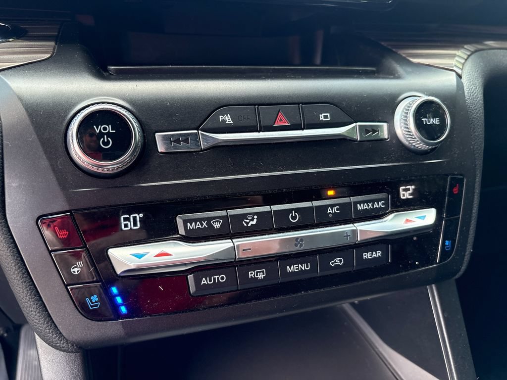 Used 2020 Ford Explorer Limited RWD image 22