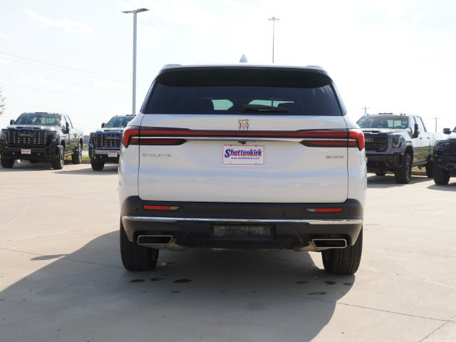Used 2025 Buick Enclave Preferred FWD image 4