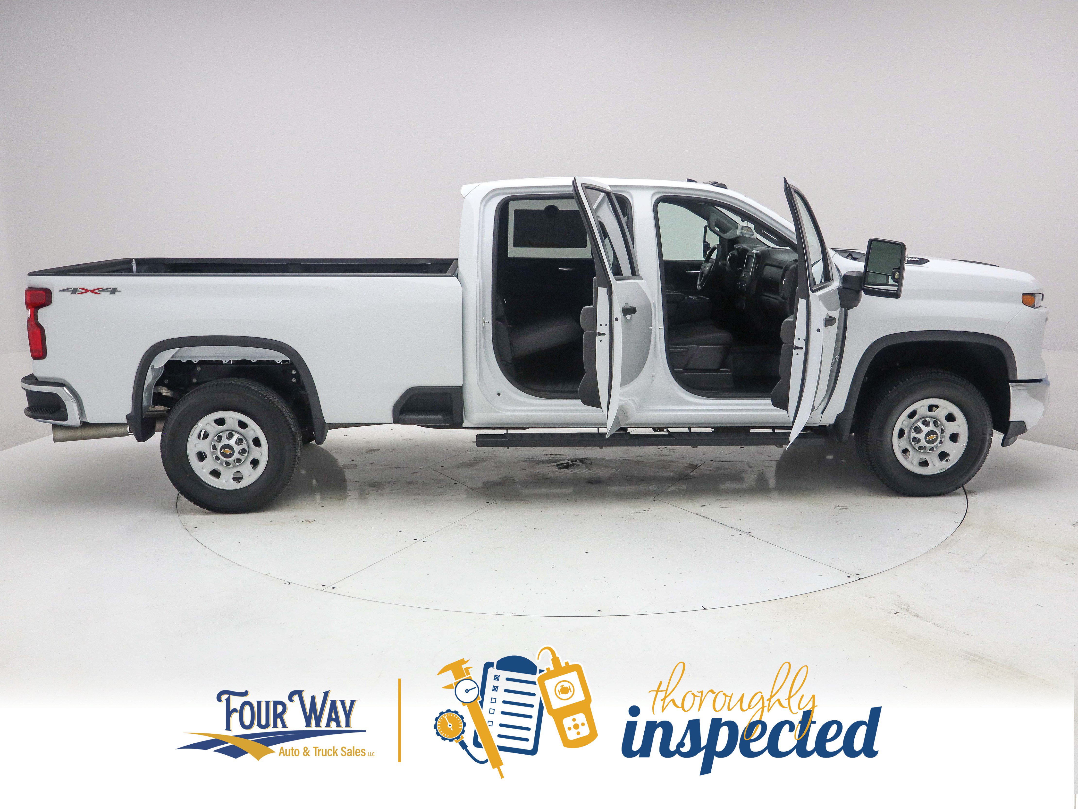 Used 2026 Chevrolet Silverado 3500 W/T AWD/4WD image 3