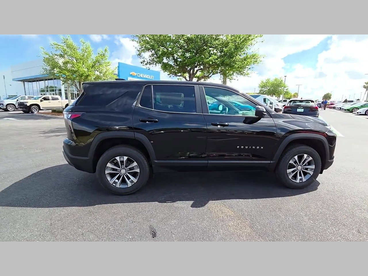 New 2026 Chevrolet Equinox LT w/ Convenience Package II FWD image 15