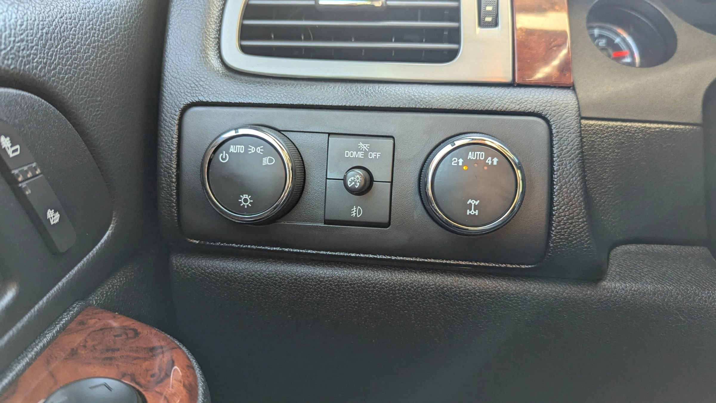 Used 2014 GMC Yukon SLT AWD/4WD image 22