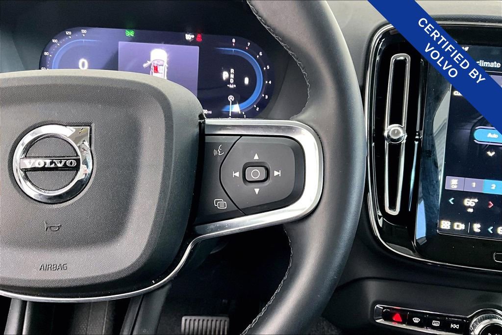 Certified 2025 Volvo XC40 B5 Plus image 28