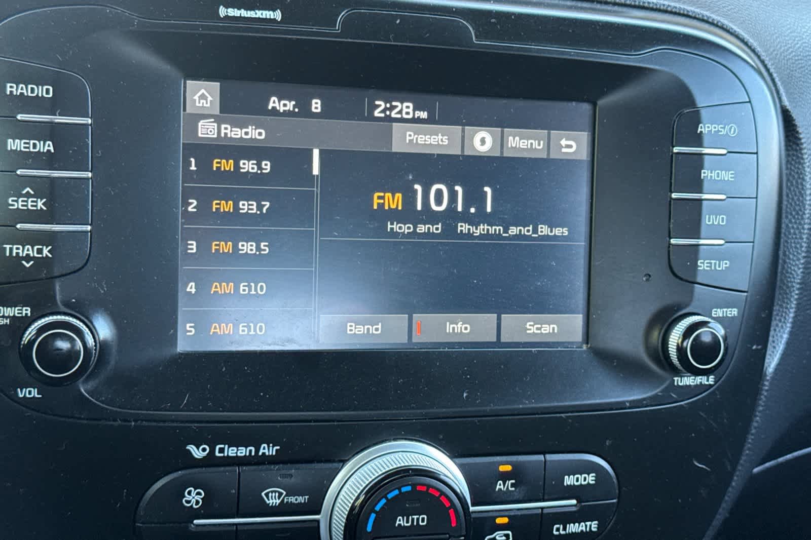 Used 2018 Kia Soul + image 18