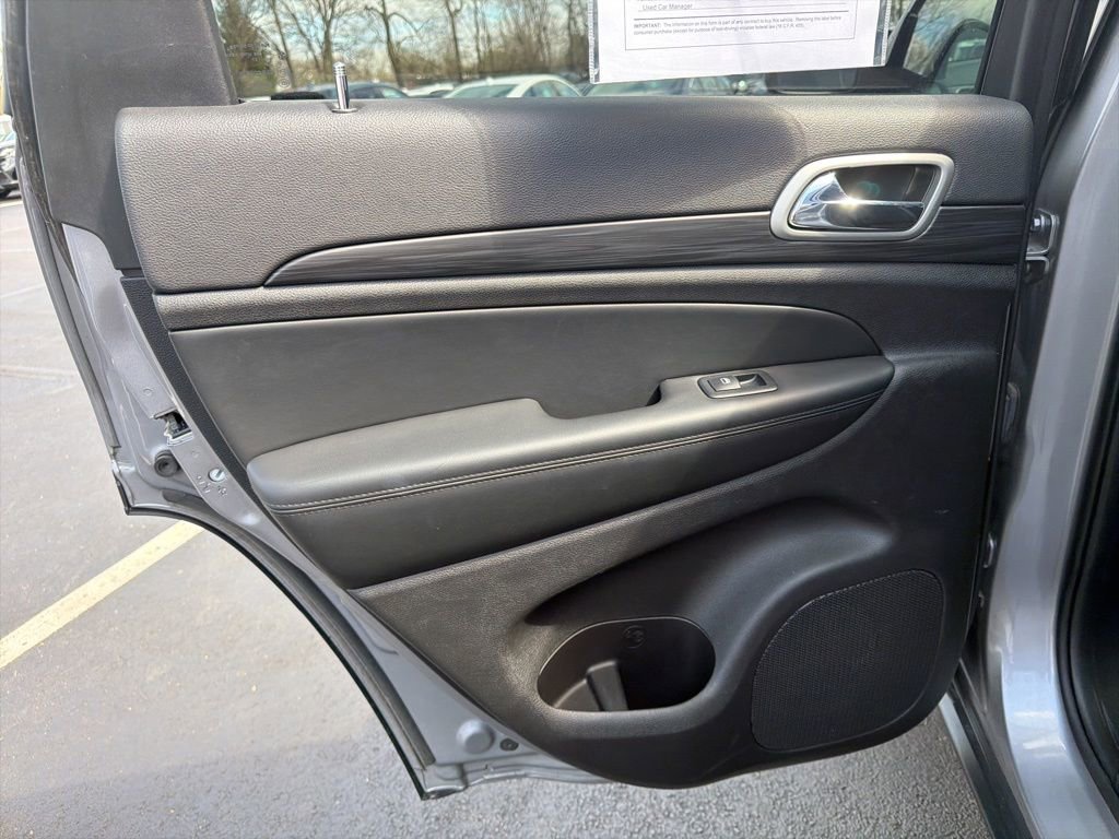 Used 2021 Jeep Grand Cherokee Laredo image 19