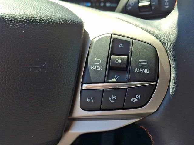 Used 2025 Ford Explorer Active w/ Active Comfort Package RWD image 17