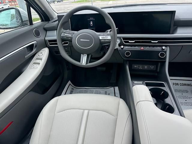 Used 2025 Hyundai Sonata SEL image 11