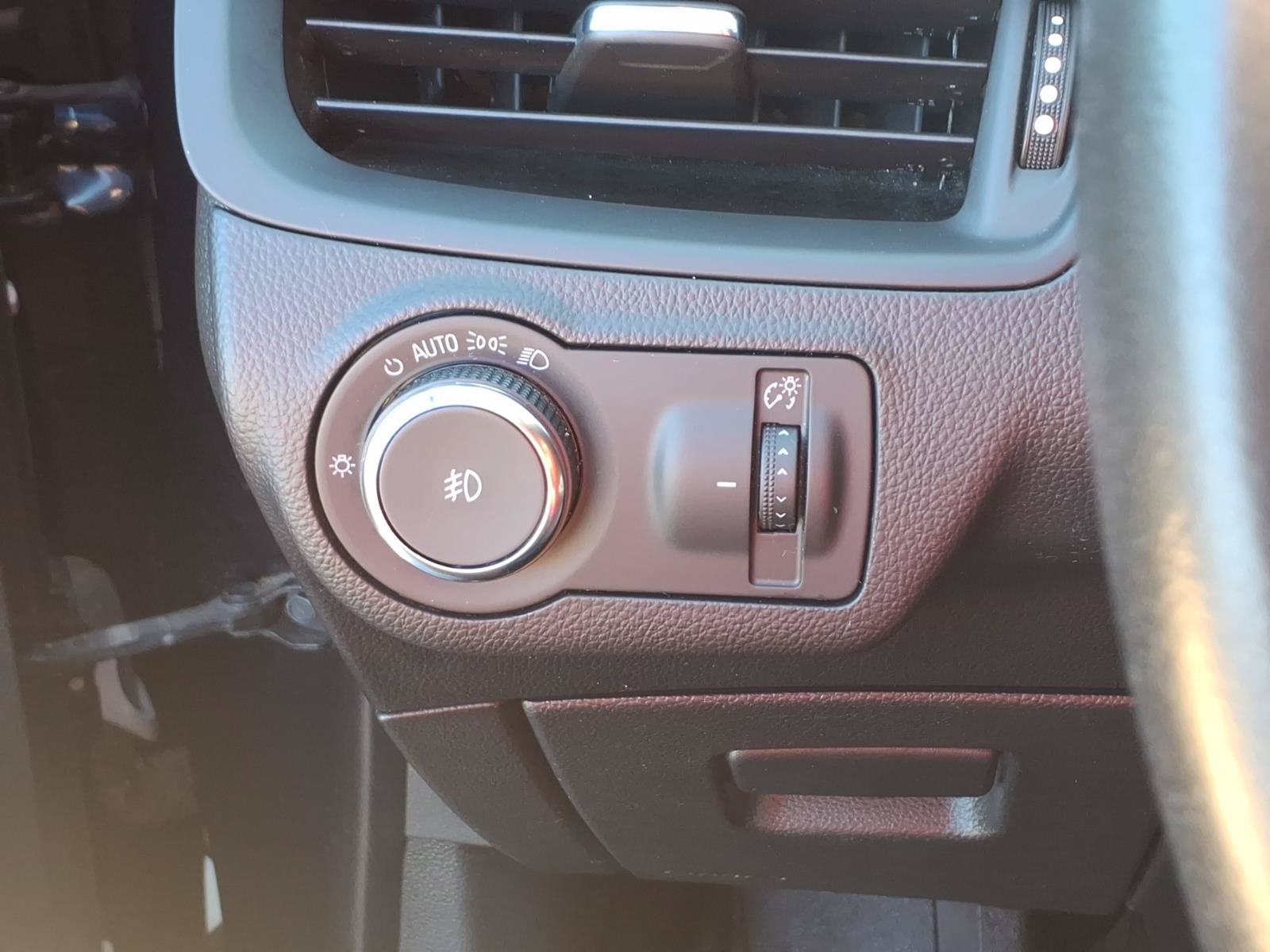 Used 2020 Buick Envision Essence AWD/4WD image 21