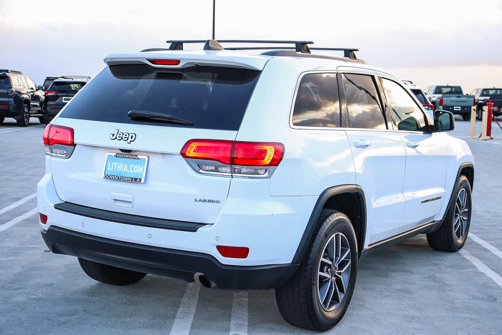 Used 2019 Jeep Grand Cherokee Laredo w/ Laredo X Package image 6
