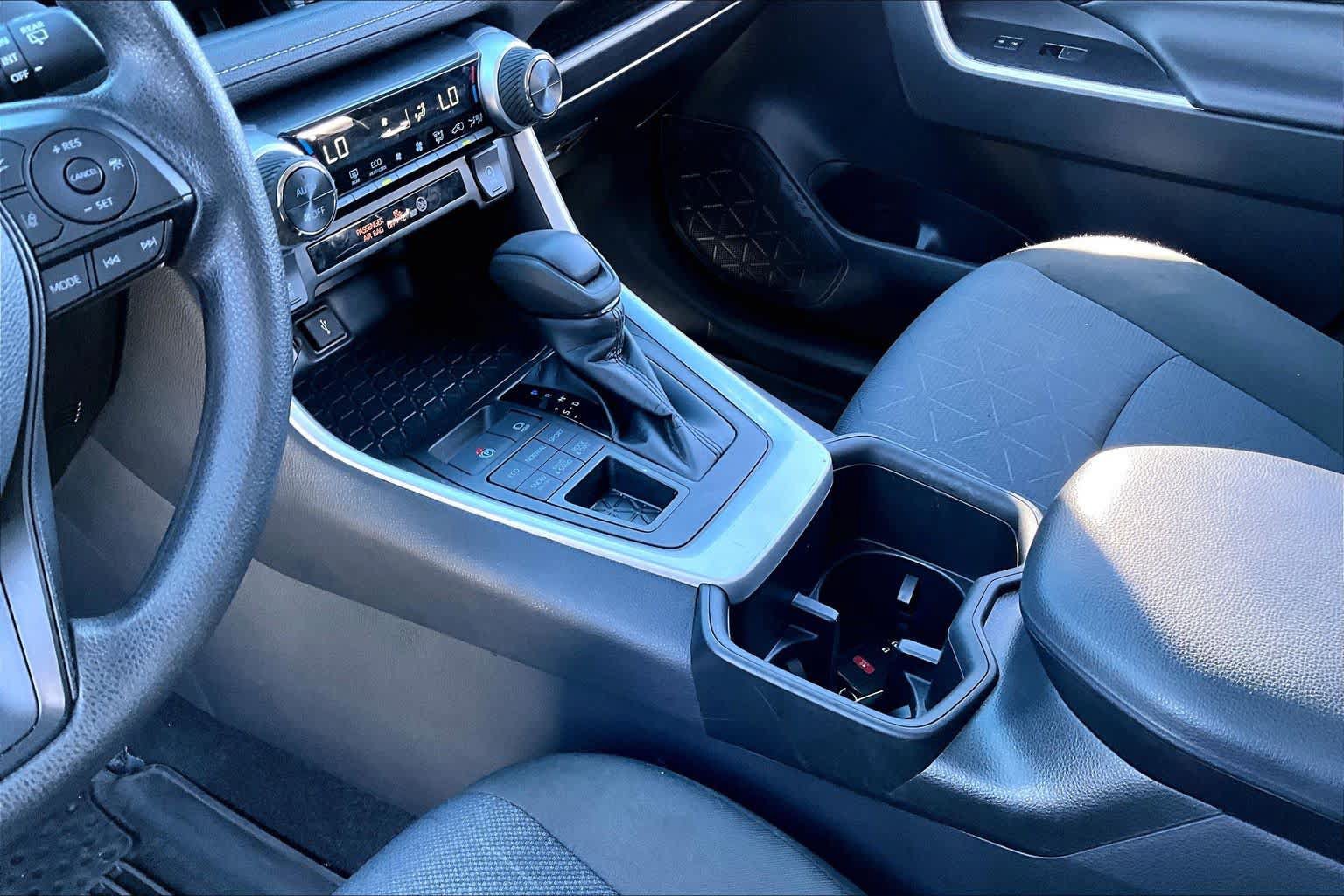 Certified 2022 Toyota RAV4 XLE AWD/4WD image 16