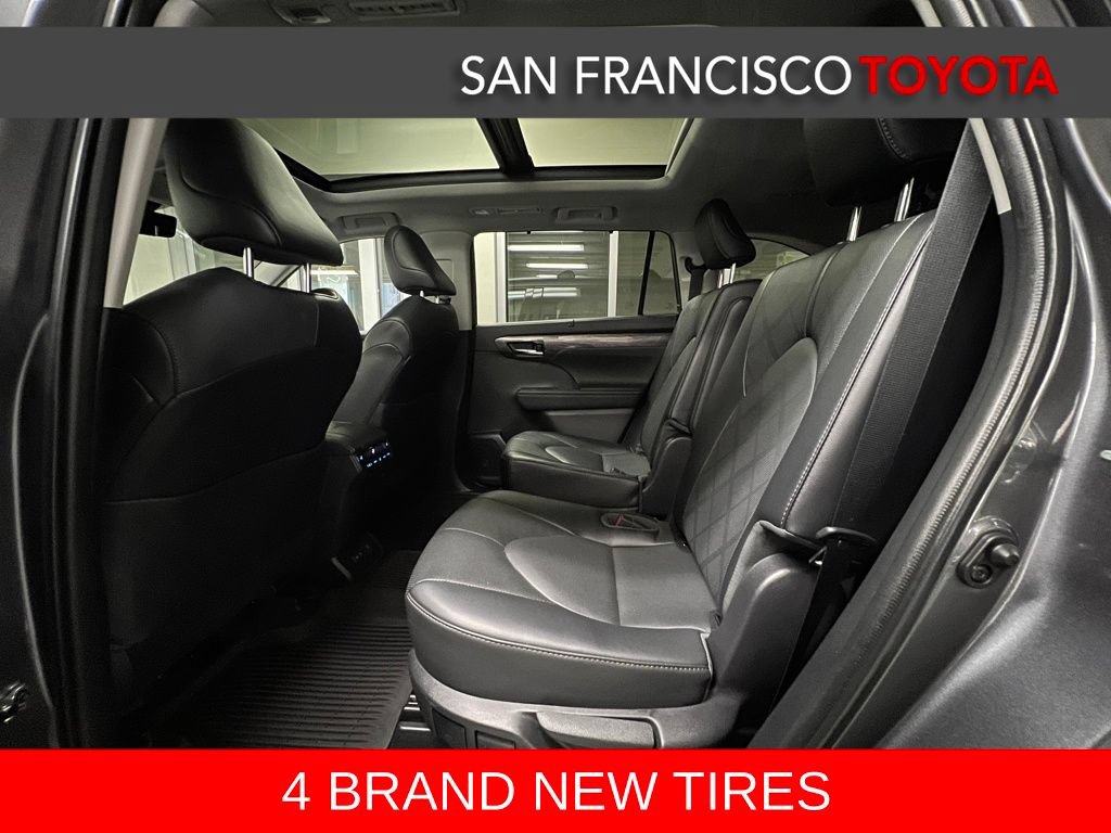 Used 2022 Toyota Highlander Platinum AWD/4WD image 15