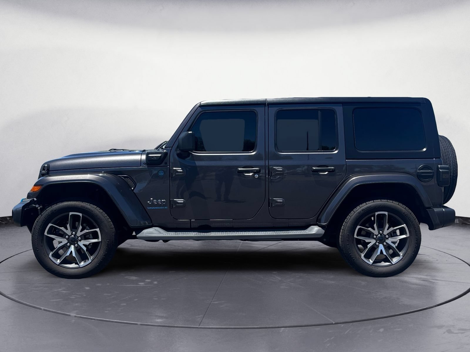 Used 2024 Jeep Wrangler Unlimited AWD/4WD image 3