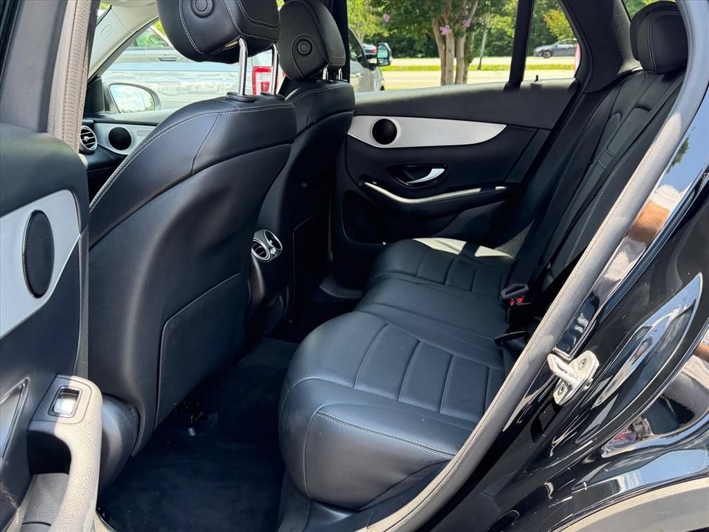 Used 2022 Mercedes-Benz GLC 300 image 13
