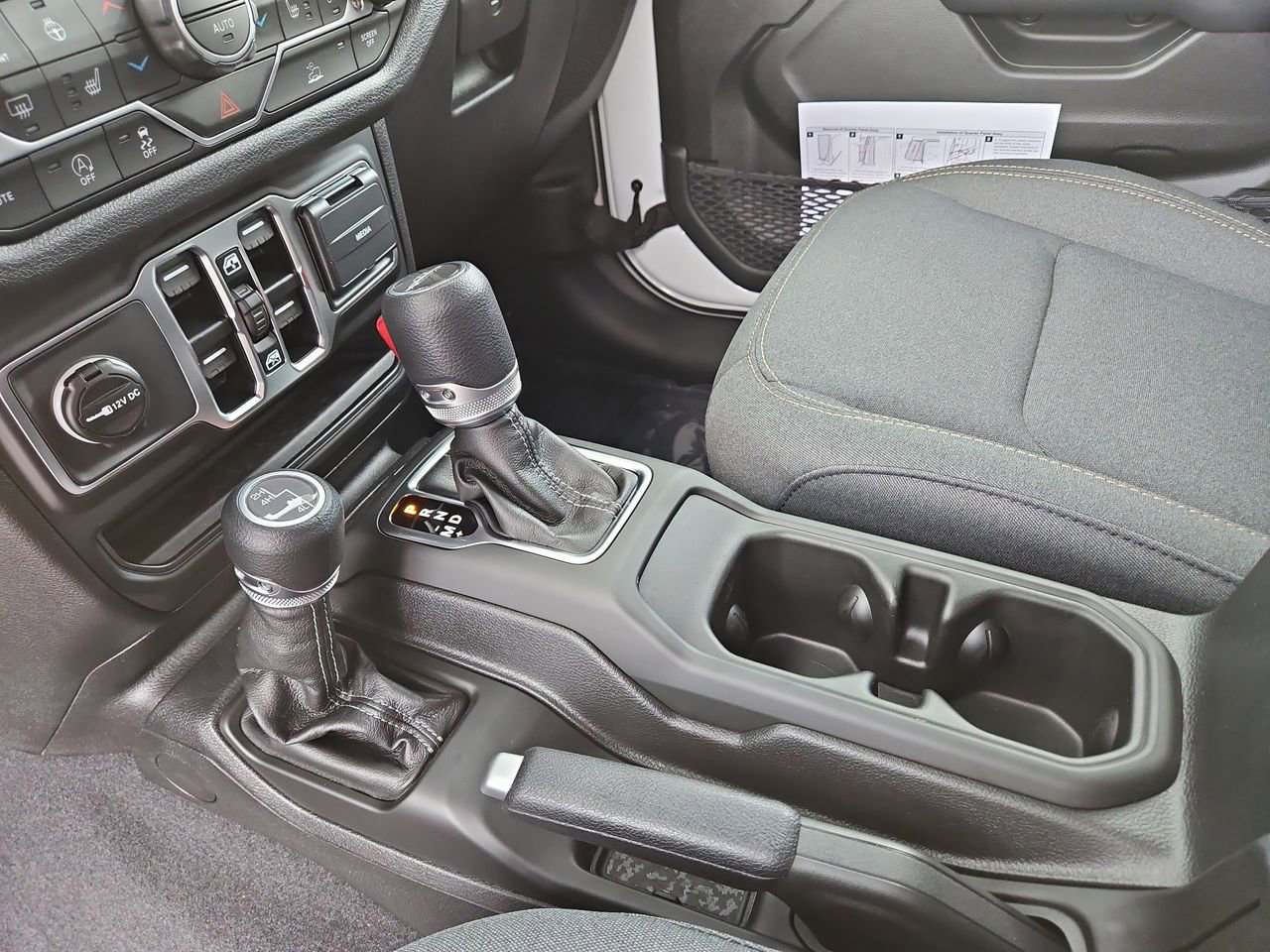 New 2025 Jeep Gladiator Sport image 30