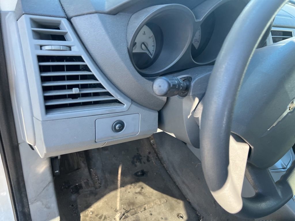 Used 2008 Chrysler Sebring LX image 10