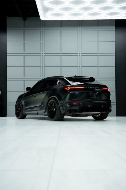 Used 2021 Lamborghini Urus AWD/4WD image 29