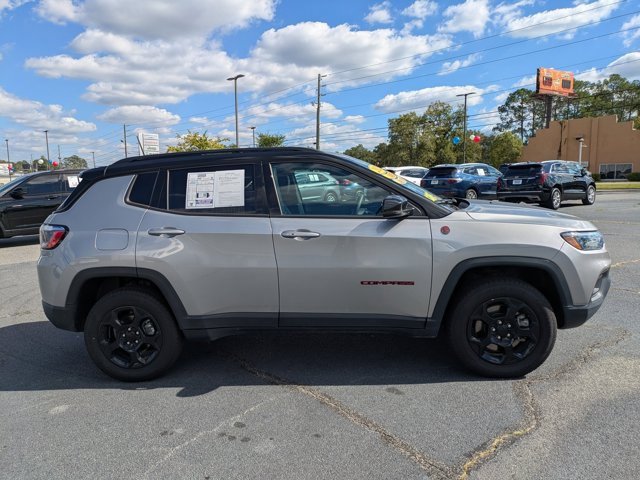 Used 2023 Jeep Compass Trailhawk image 3