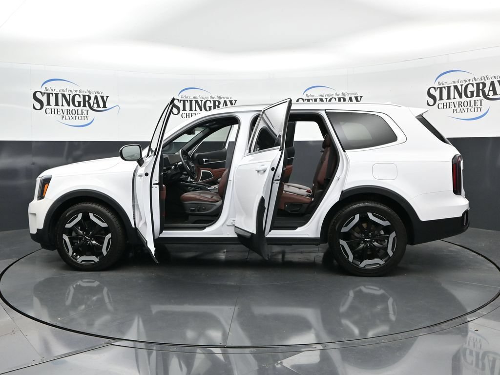 Used 2023 Kia Telluride EX FWD image 37