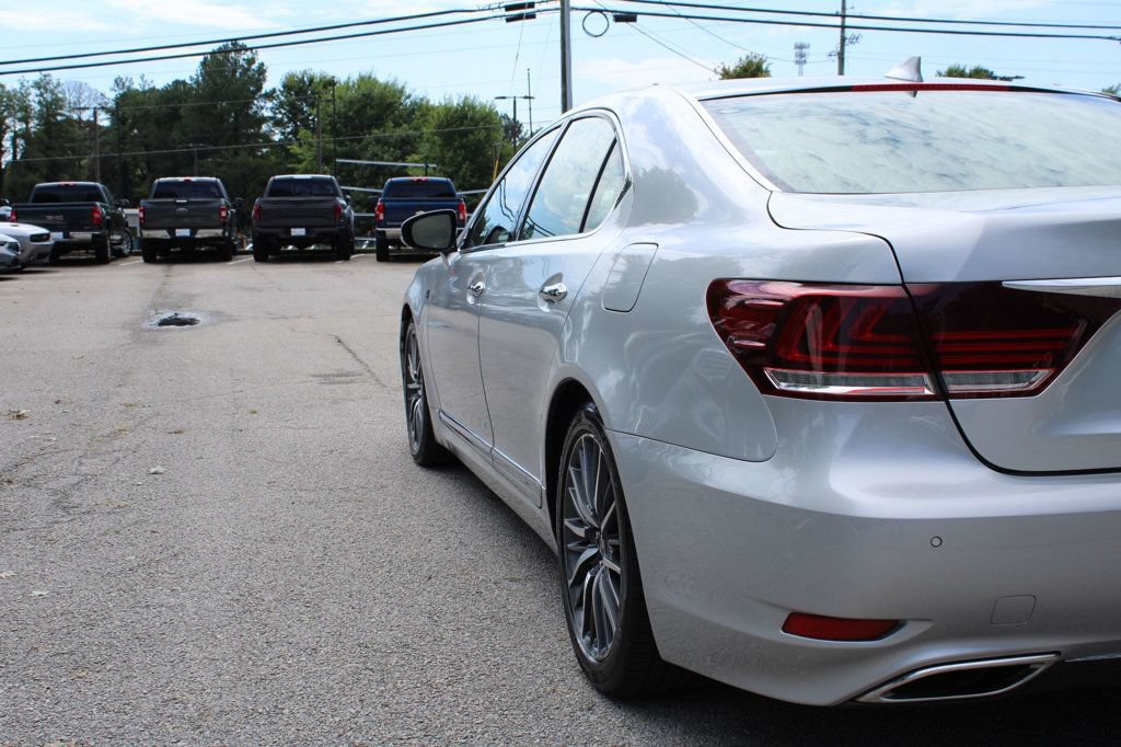 Used 2014 Lexus LS 460 w/ F Sport Package RWD image 22