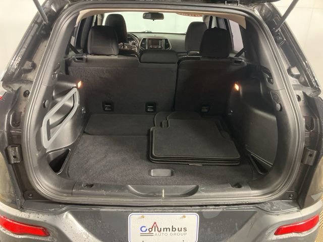 Used 2016 Jeep Cherokee Sport image 20