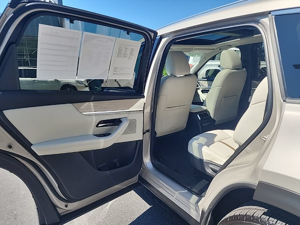 Used 2024 MAZDA CX-90 Plug-In Hybrid w/ Premium Plus AWD/4WD image 15
