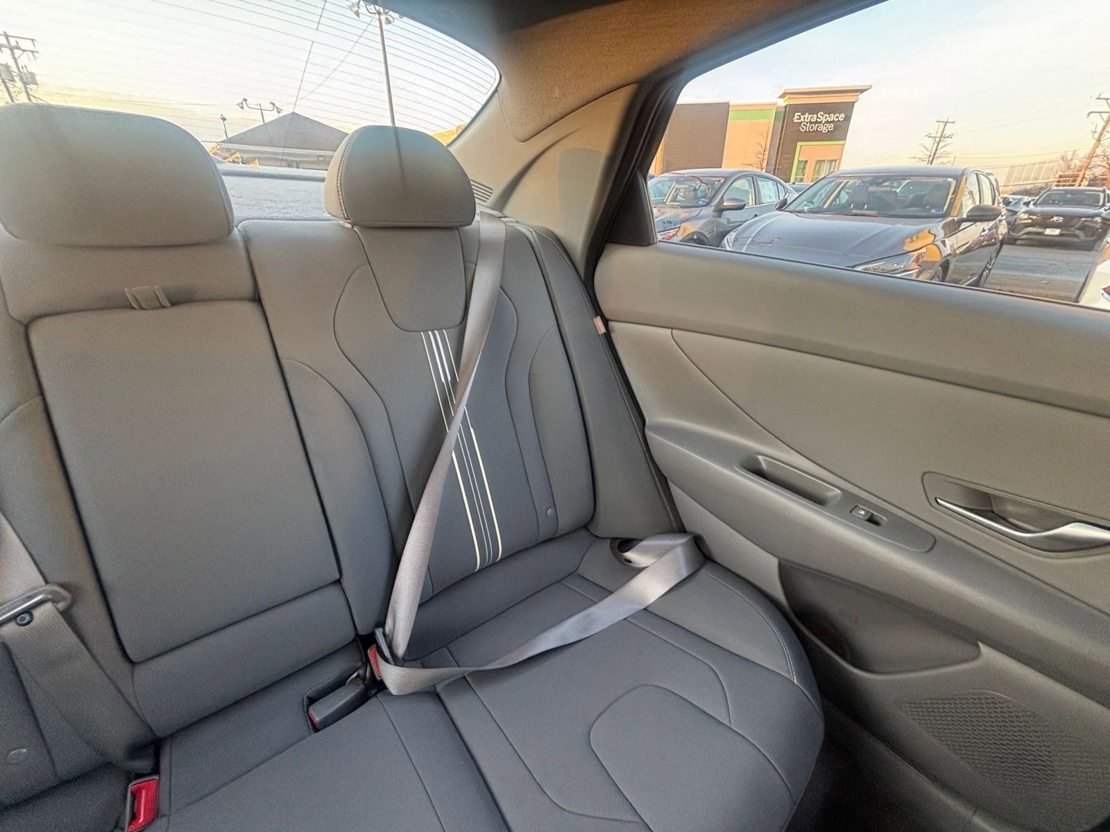 Used 2025 Hyundai Elantra SEL image 40