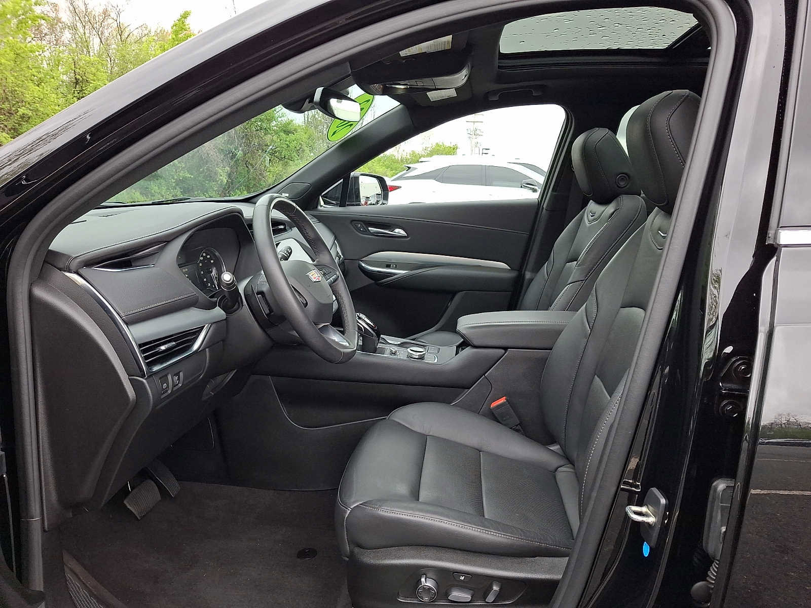 Used 2023 Cadillac XT4 Premium Luxury AWD/4WD image 14