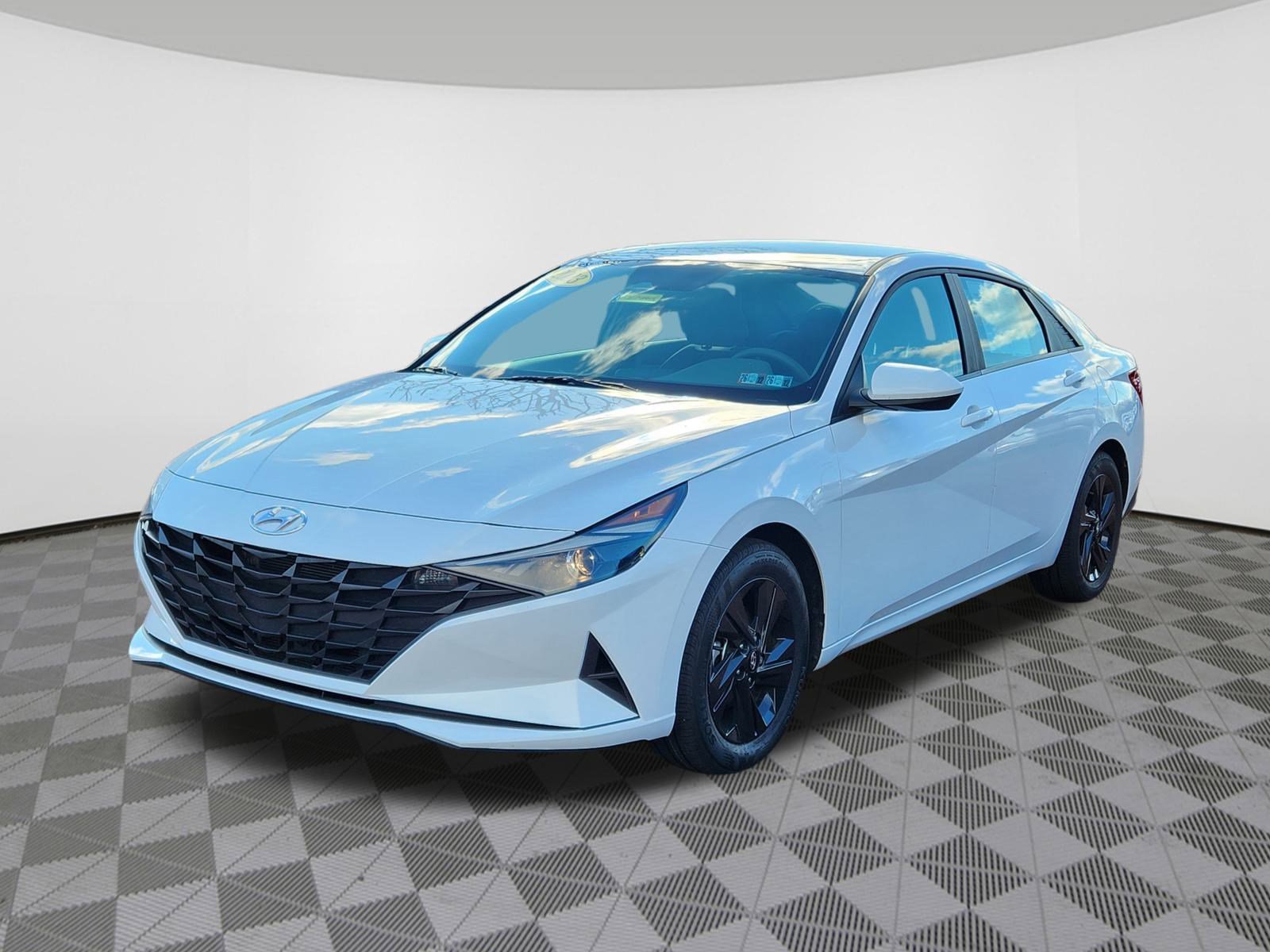 Certified 2023 Hyundai Elantra Blue image 3