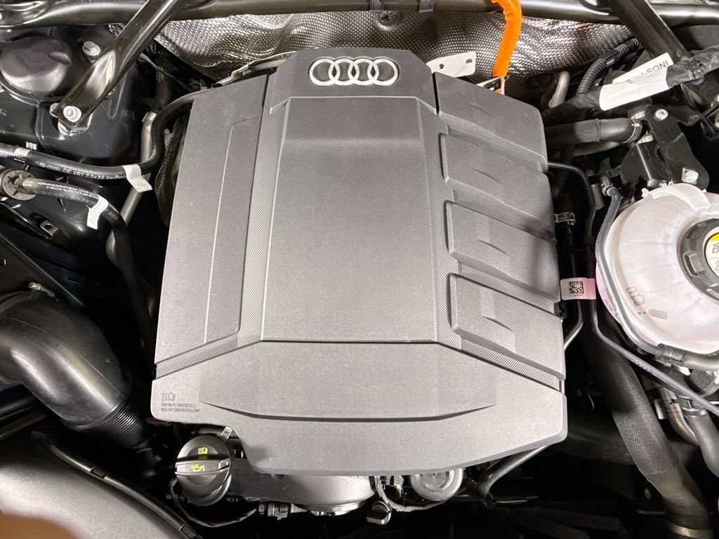 Used 2024 Audi Q5 e Premium Plus w/ Premium Plus Package AWD/4WD image 24