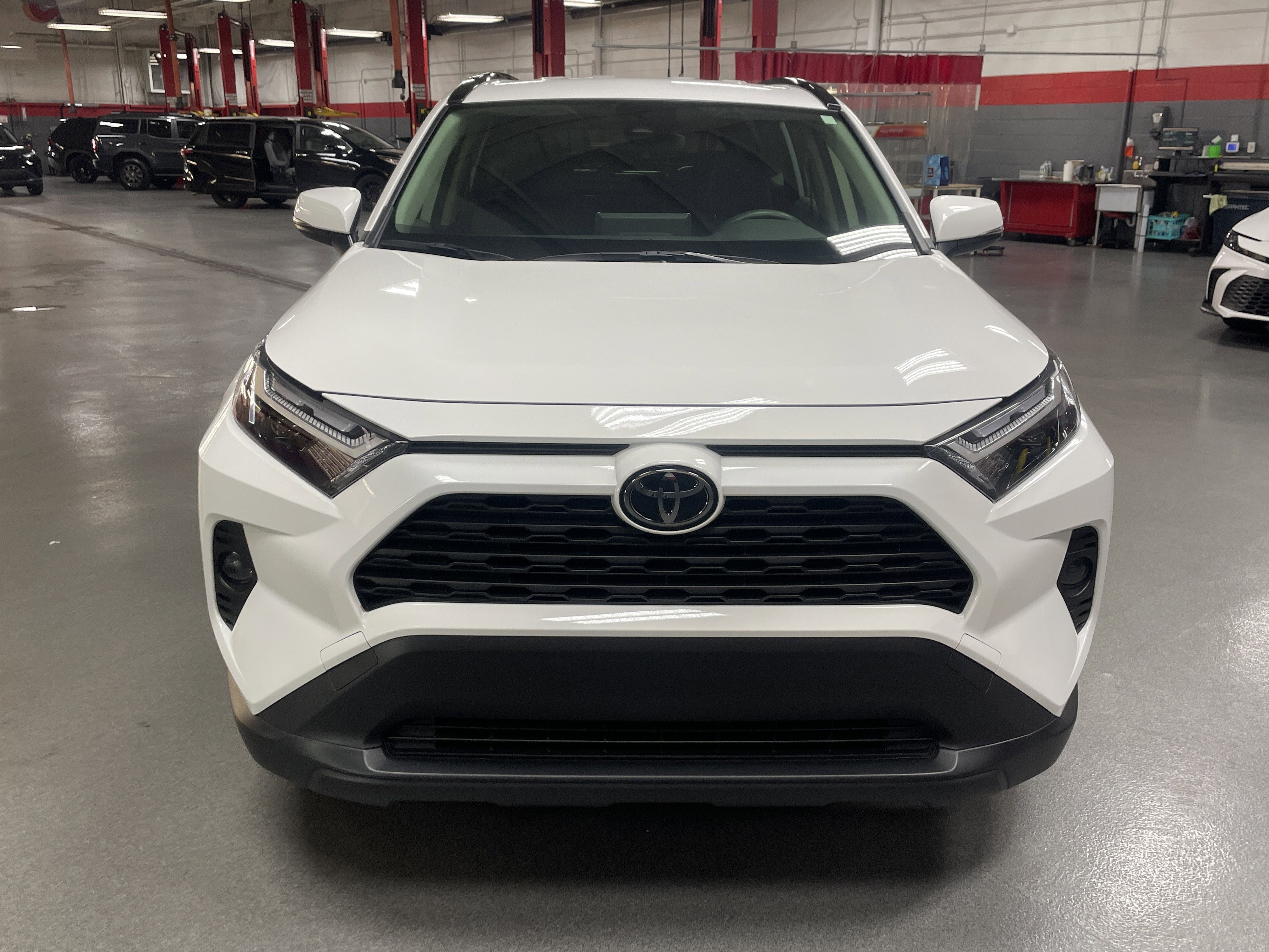 Used 2025 Toyota RAV4 XLE video 3