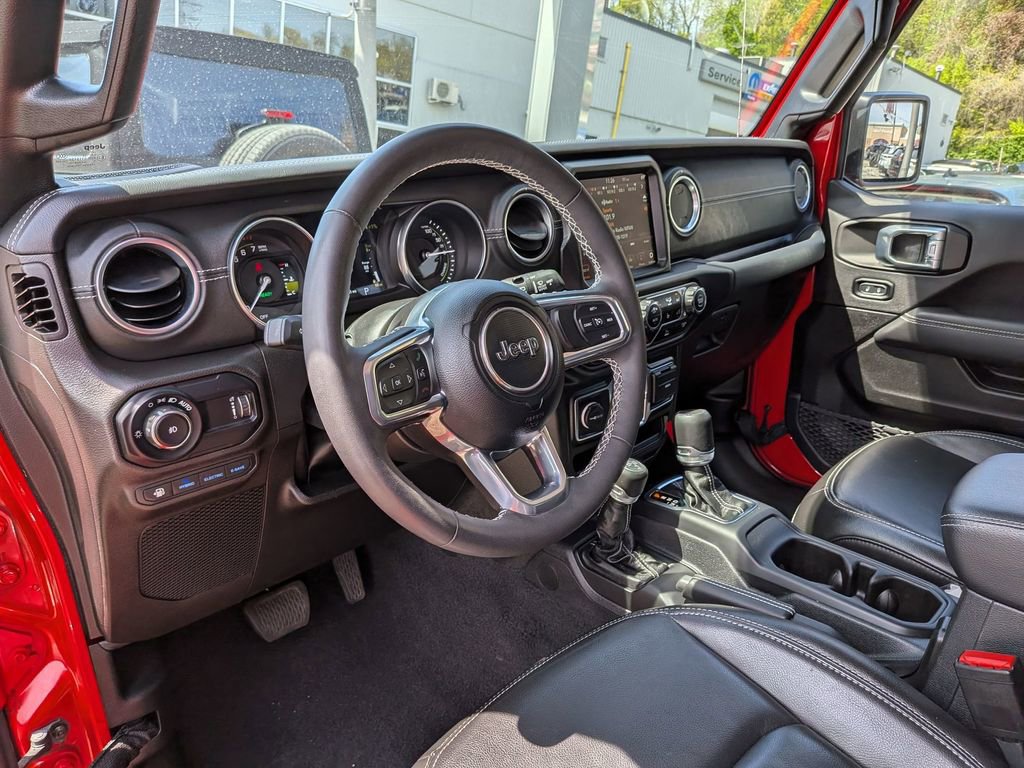 Used 2023 Jeep Wrangler Unlimited Sahara w/ Cold Weather Group AWD/4WD image 13