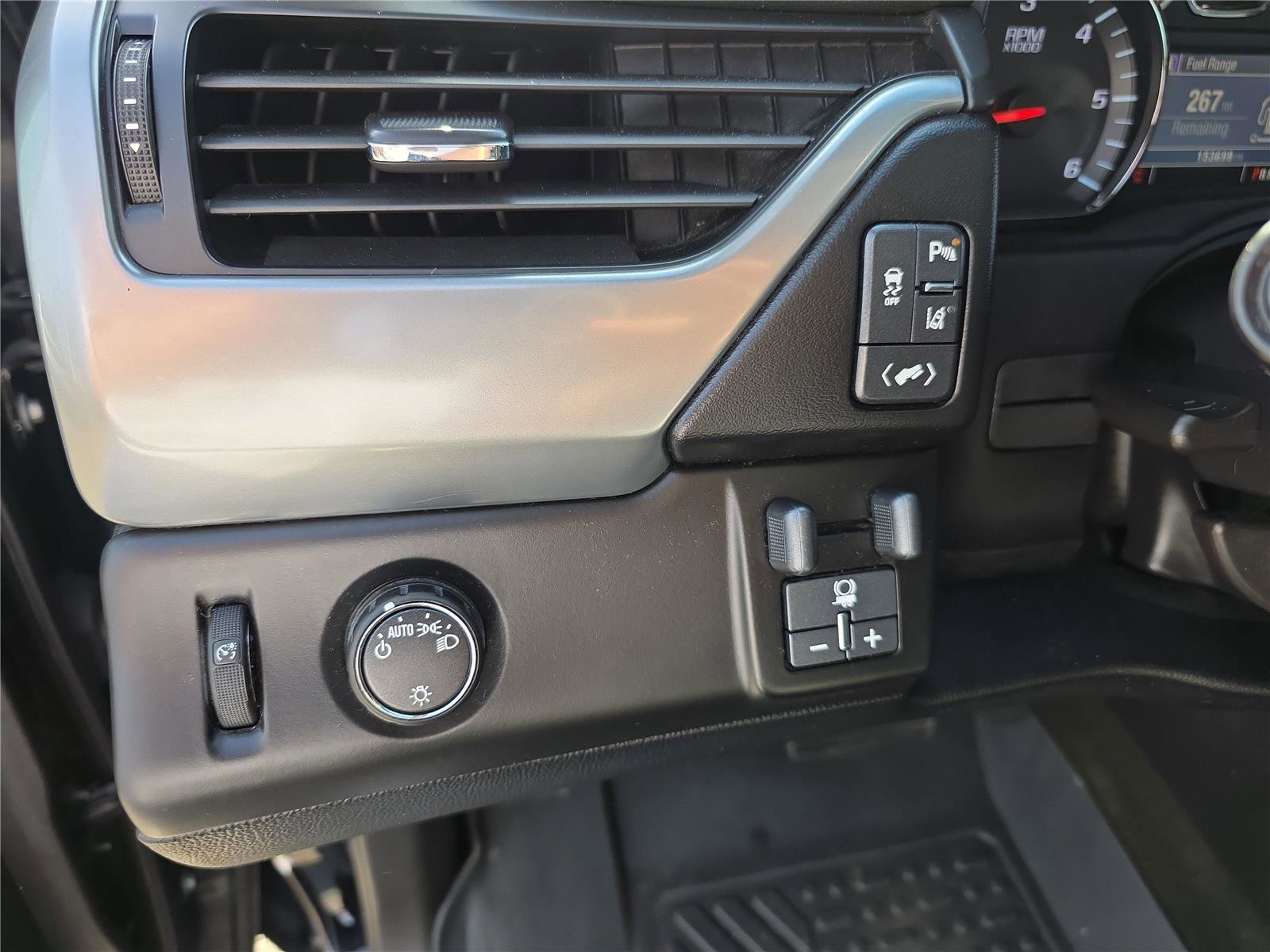 Used 2015 Chevrolet Tahoe LT image 18