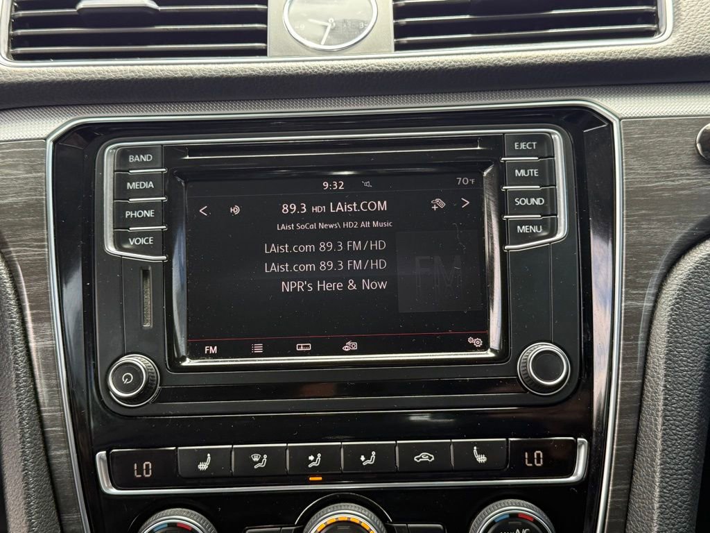 Used 2017 Volkswagen Passat 1.8T SE FWD image 22