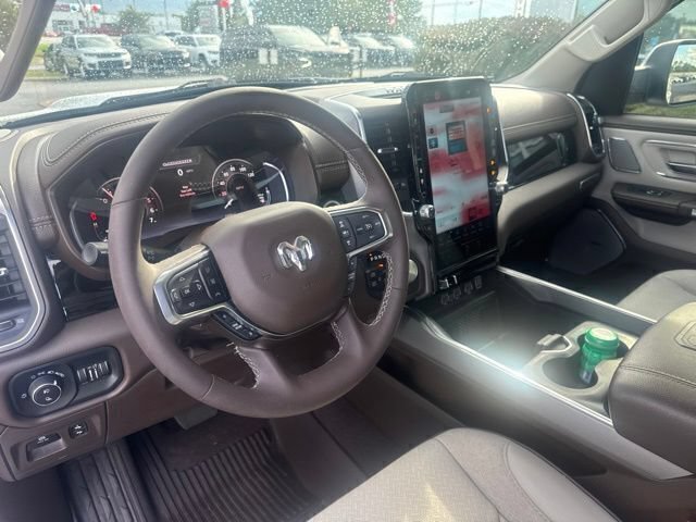Used 2025 RAM 1500 Laramie AWD/4WD image 14