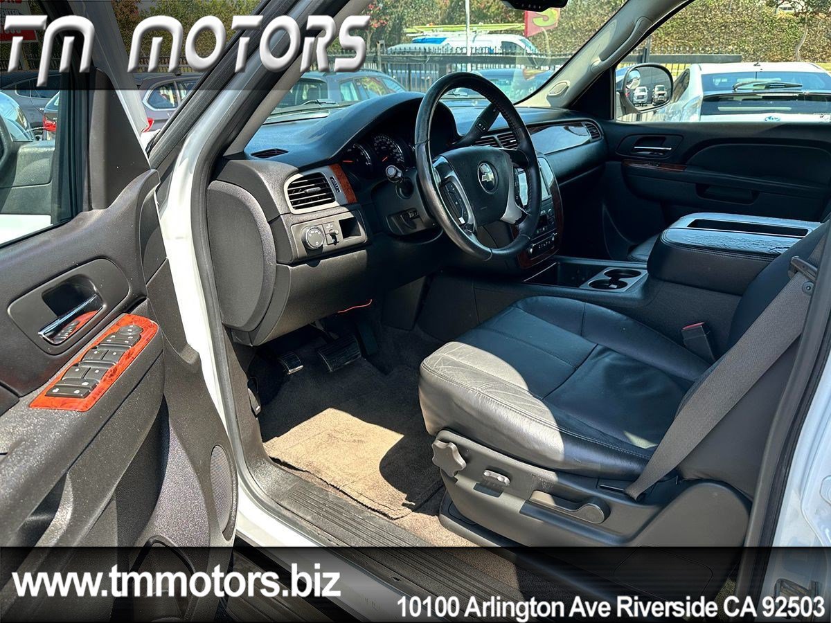 Used 2011 Chevrolet Suburban LT w/ Regional Value Package RWD image 6