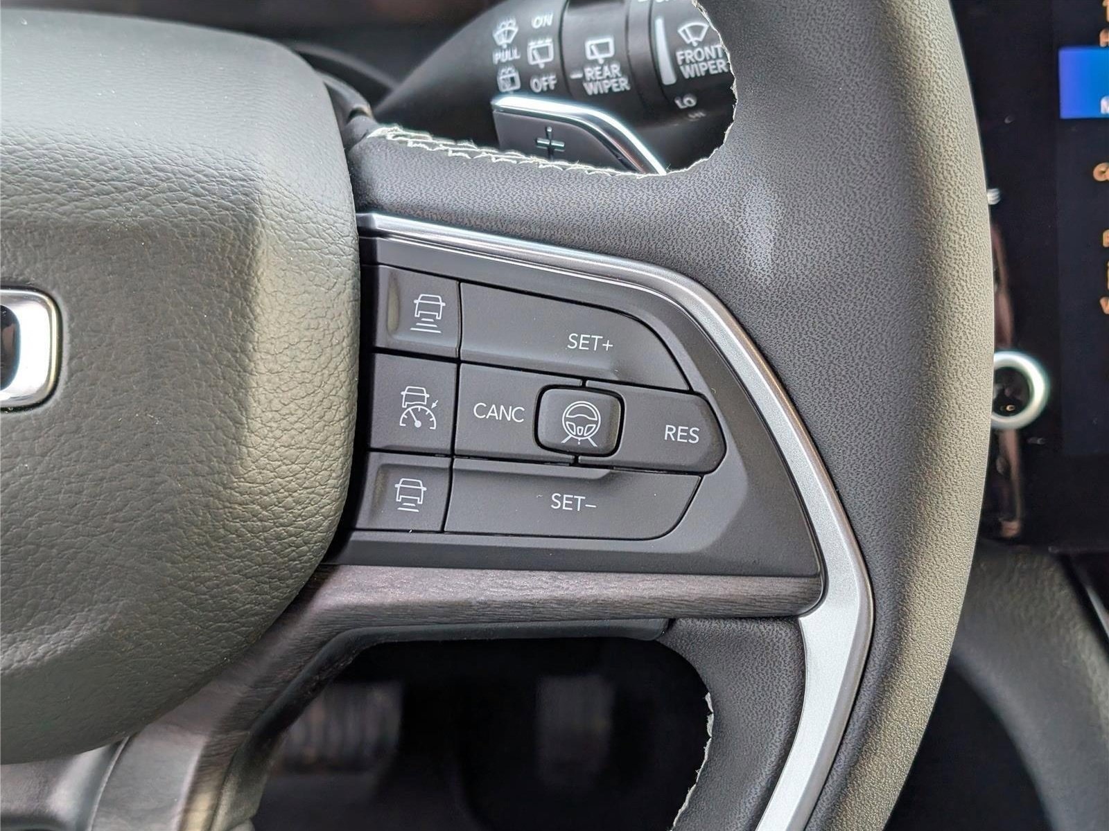 New 2026 Jeep Grand Cherokee Altitude AWD/4WD image 18