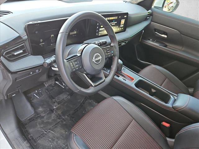 Certified 2025 Nissan Kicks SR FWD image 12