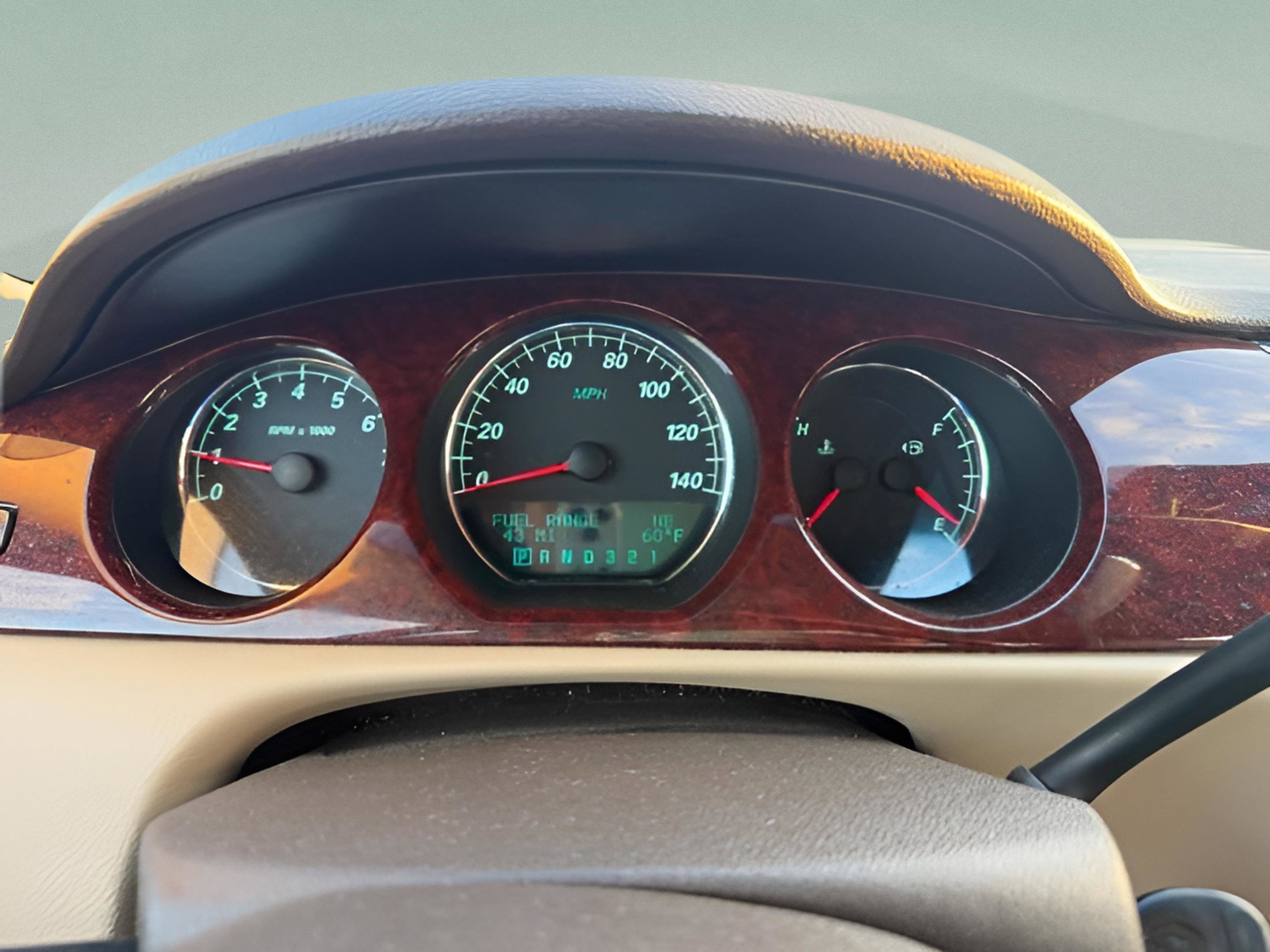 Used 2008 Buick Lucerne CXL w/ Driver Confidence Package FWD image 15