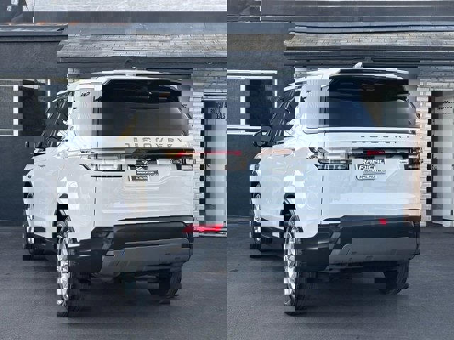 Used 2017 Land Rover Discovery SE image 16