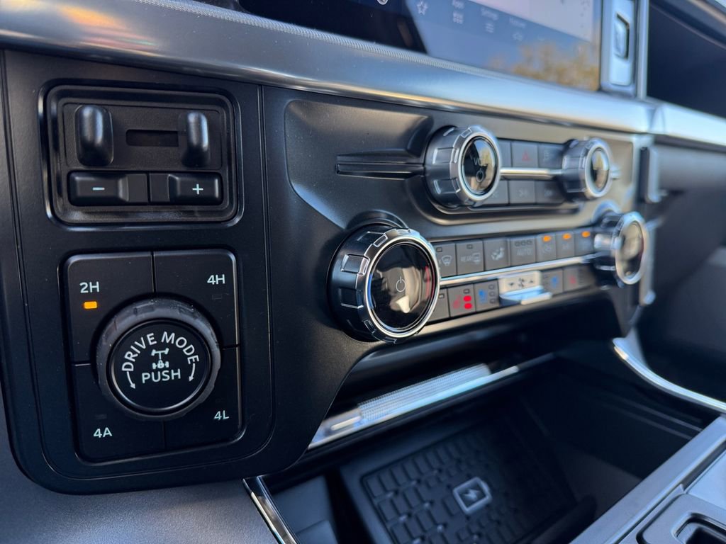 New 2025 Ford F150 Lariat w/ Equipment Group 502A High image 34